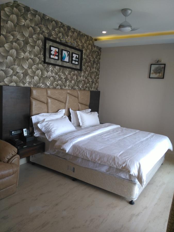 Golden Tree Puri Exterior foto
